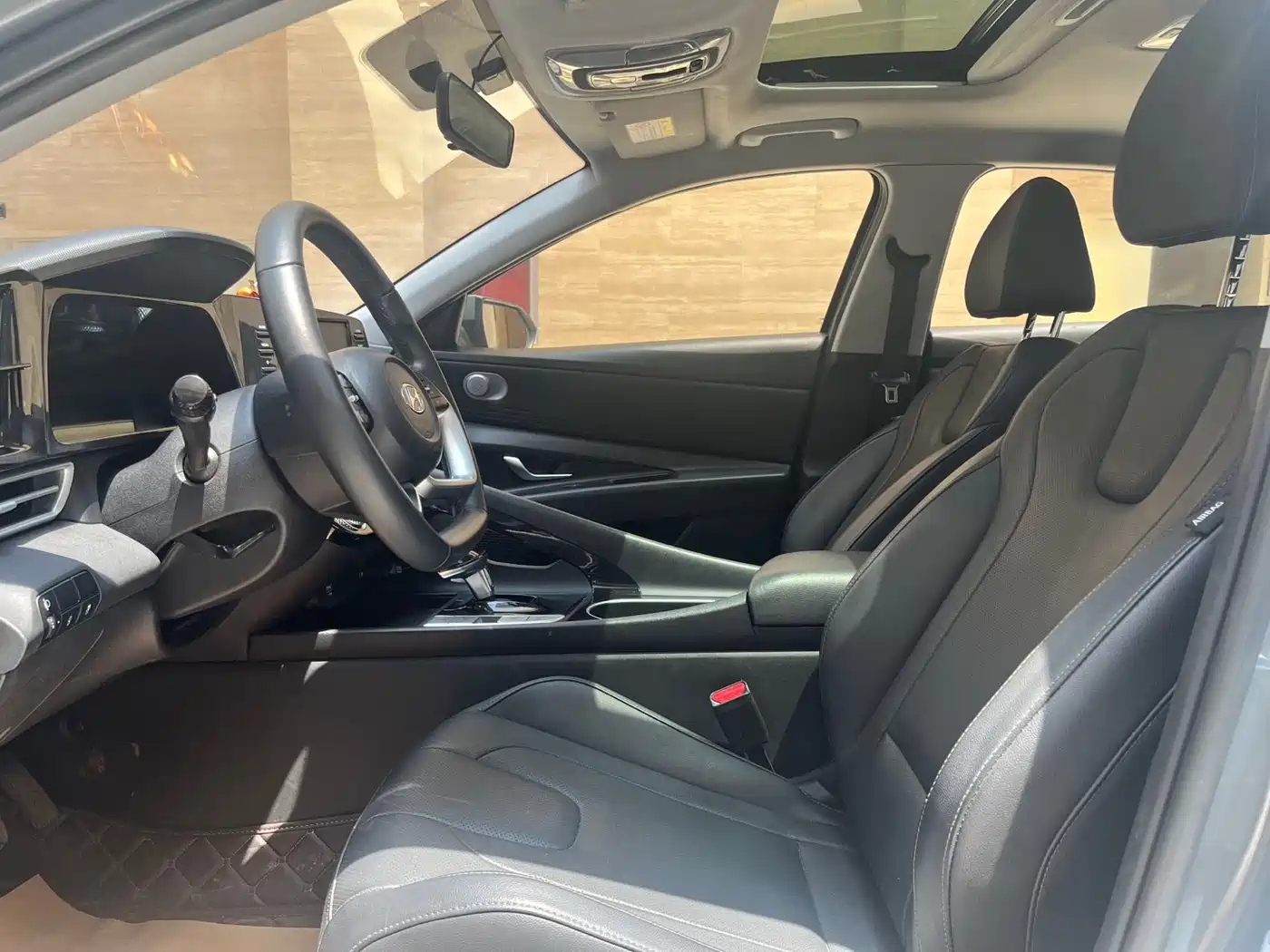 Hyundai Elantra 2022 1.5L CVT GLX Elite Edition фото 6