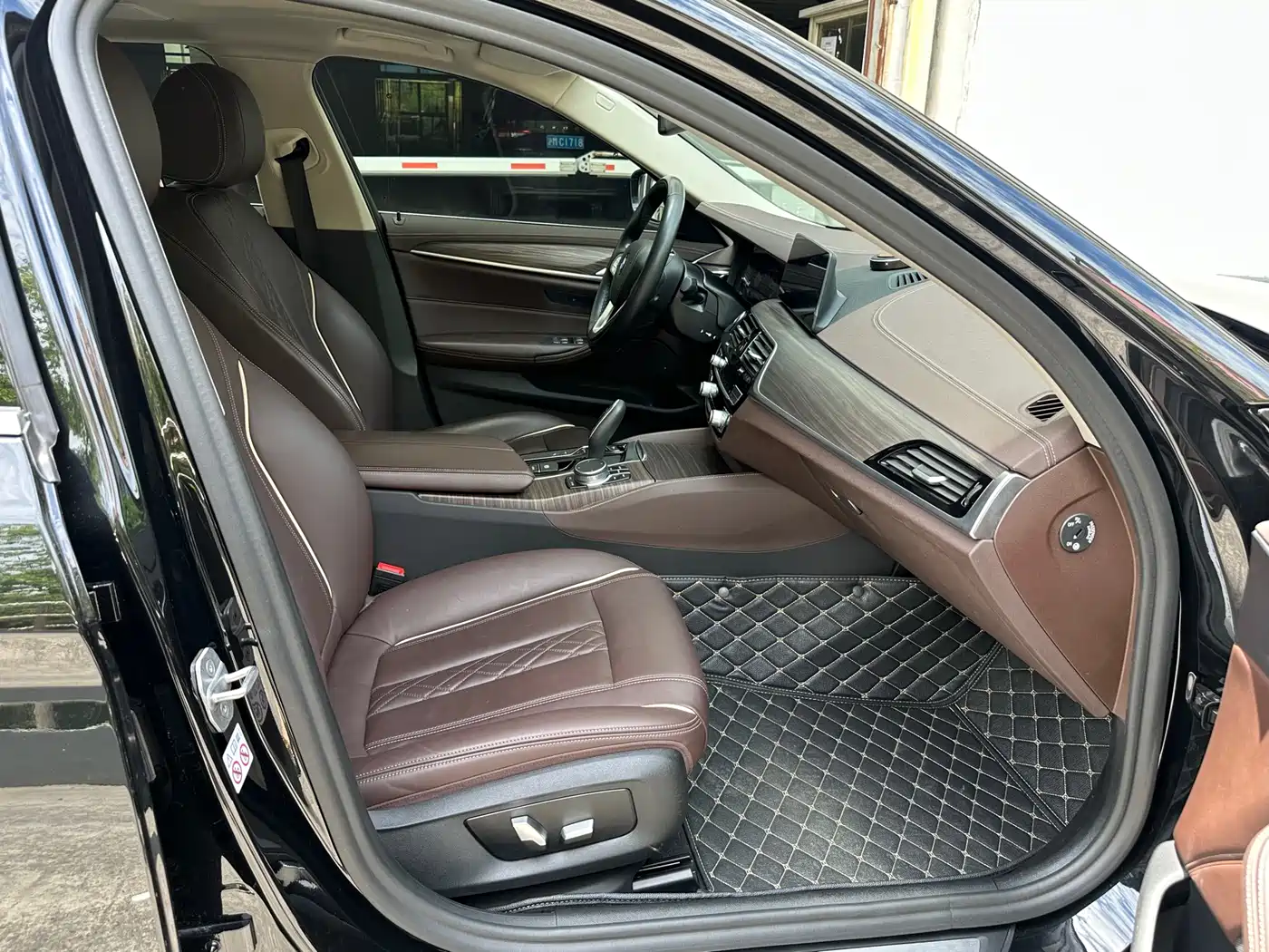BMW 5 Series New Energy 2020 530Le Range Upgrade Luxury Package фото 10