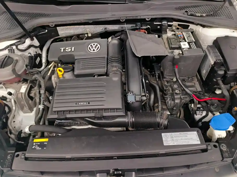 Volkswagen Golf 2017 230TSI Auto Comfort Millionth Anniversary Edition фото 10