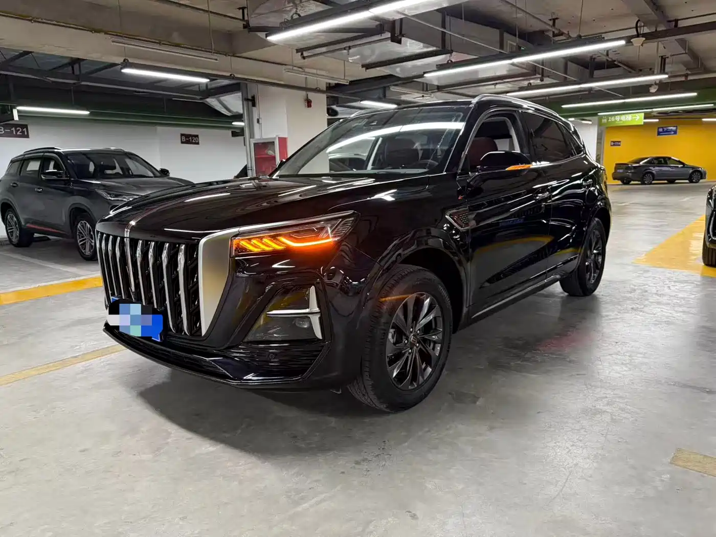 Hongqi HS5 2025 2.0T 2WD 600,000 Units Commemorative Edition