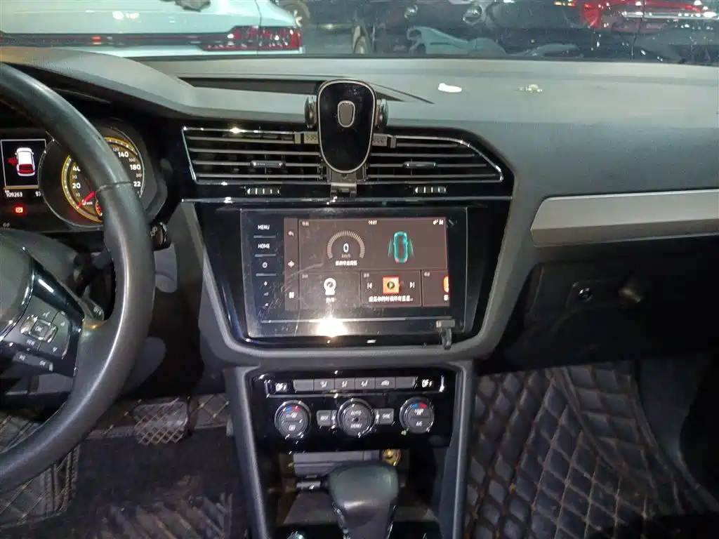 Volkswagen Tiguan L 2020 330TSI Auto 2WD Panorama Comfort China VI фото 11