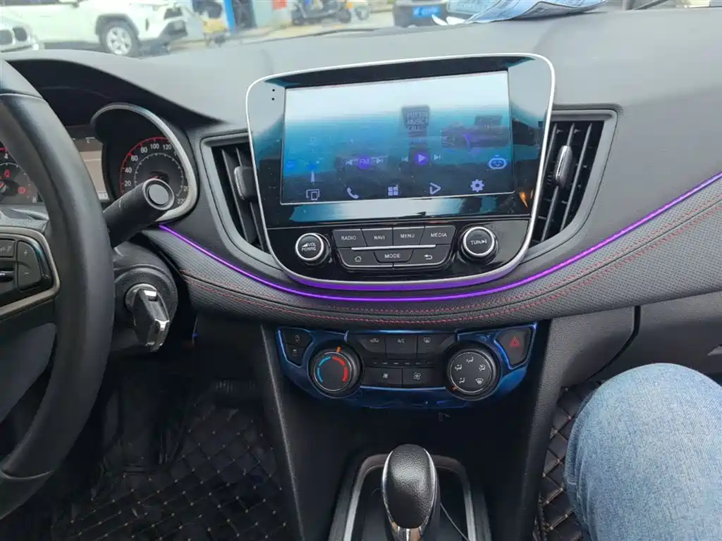 Chevrolet Monza 2019 RS 330T Auto Smooth Edition China VI фото 13