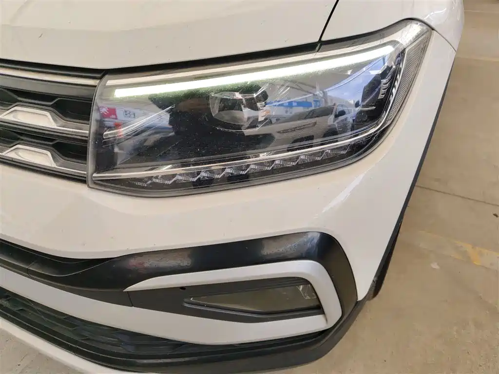 Volkswagen T-Cross 2019 1.5L Automatic Comfort Edition фото 18