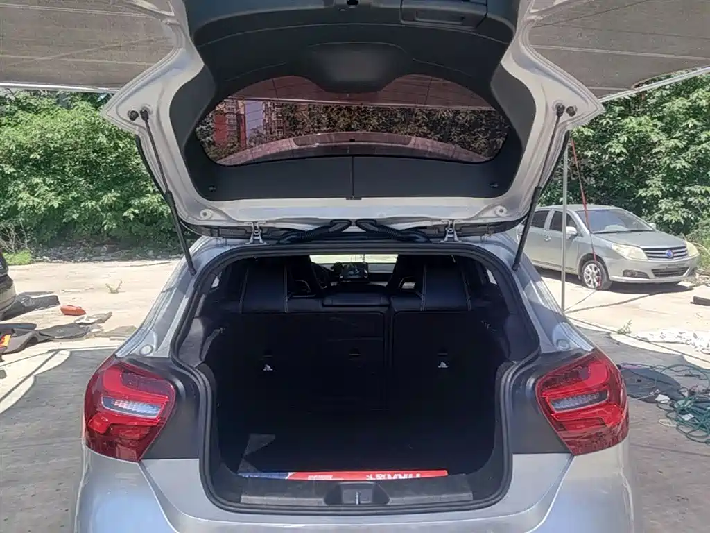 Mercedes-Benz A-Class (Import) 2016 A 200 Dynamic фото 19