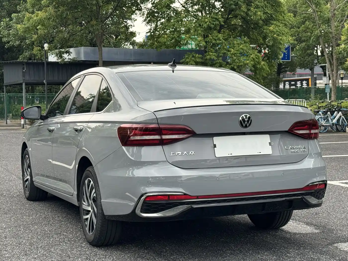 Volkswagen Lavida 2023 300TSI DSG Starlight Full Comfort Edition фото 3