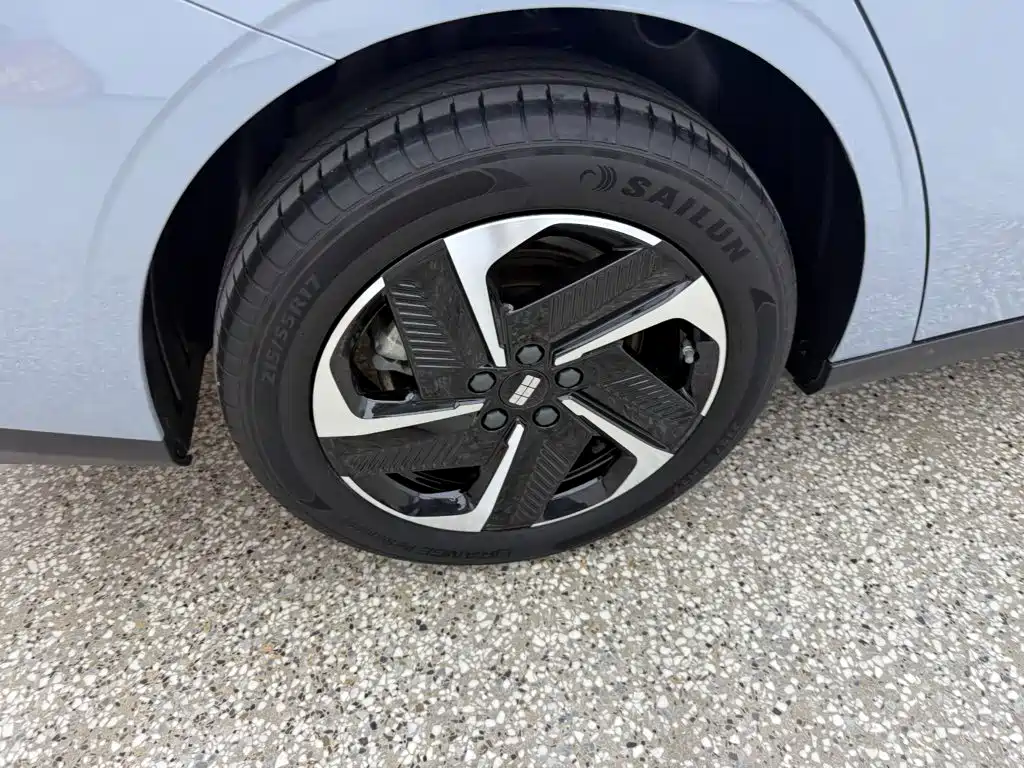 Geely Galaxy Galaxy L6 2025 2025 EM-i 140km Starship Edition