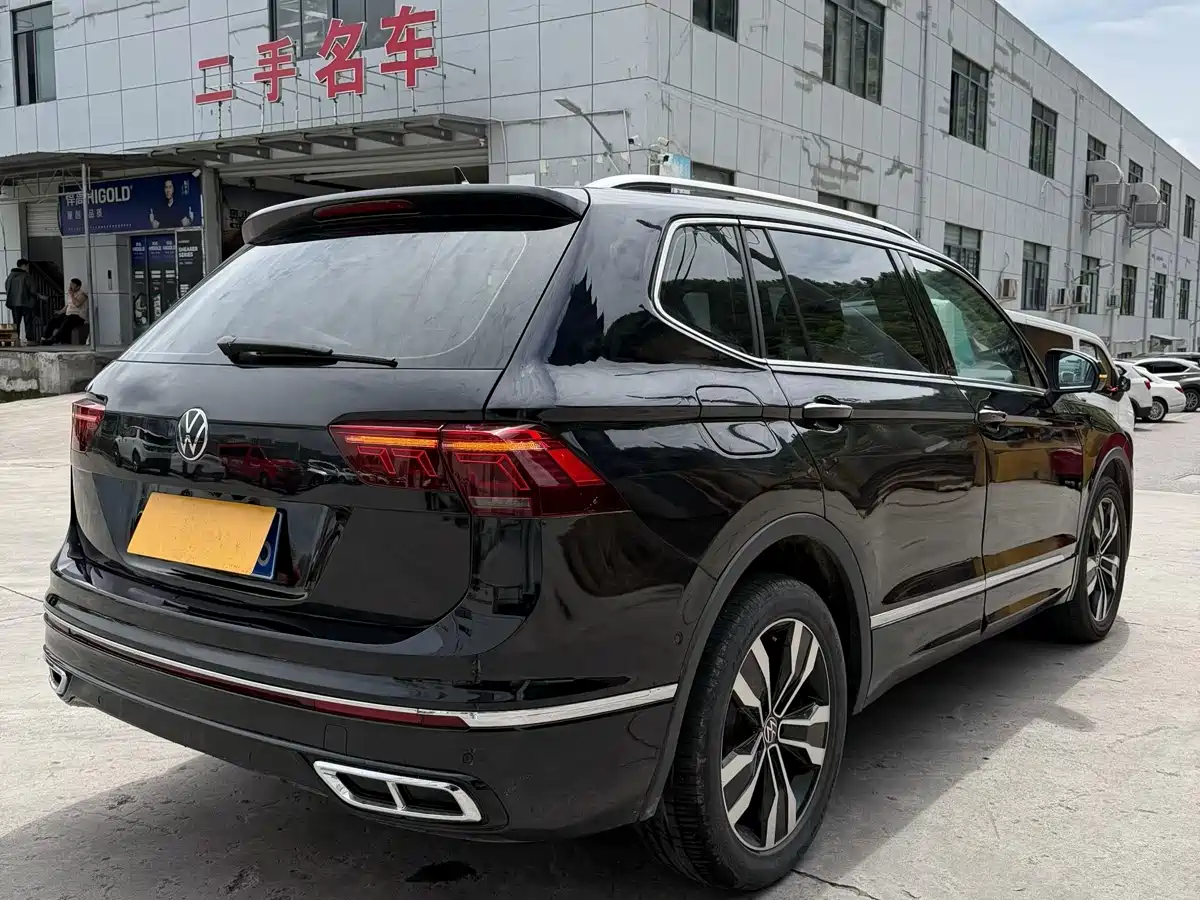 Volkswagen Tiguan L 2022 330TSI Auto 2WD R-Line Premium Edition фото 8