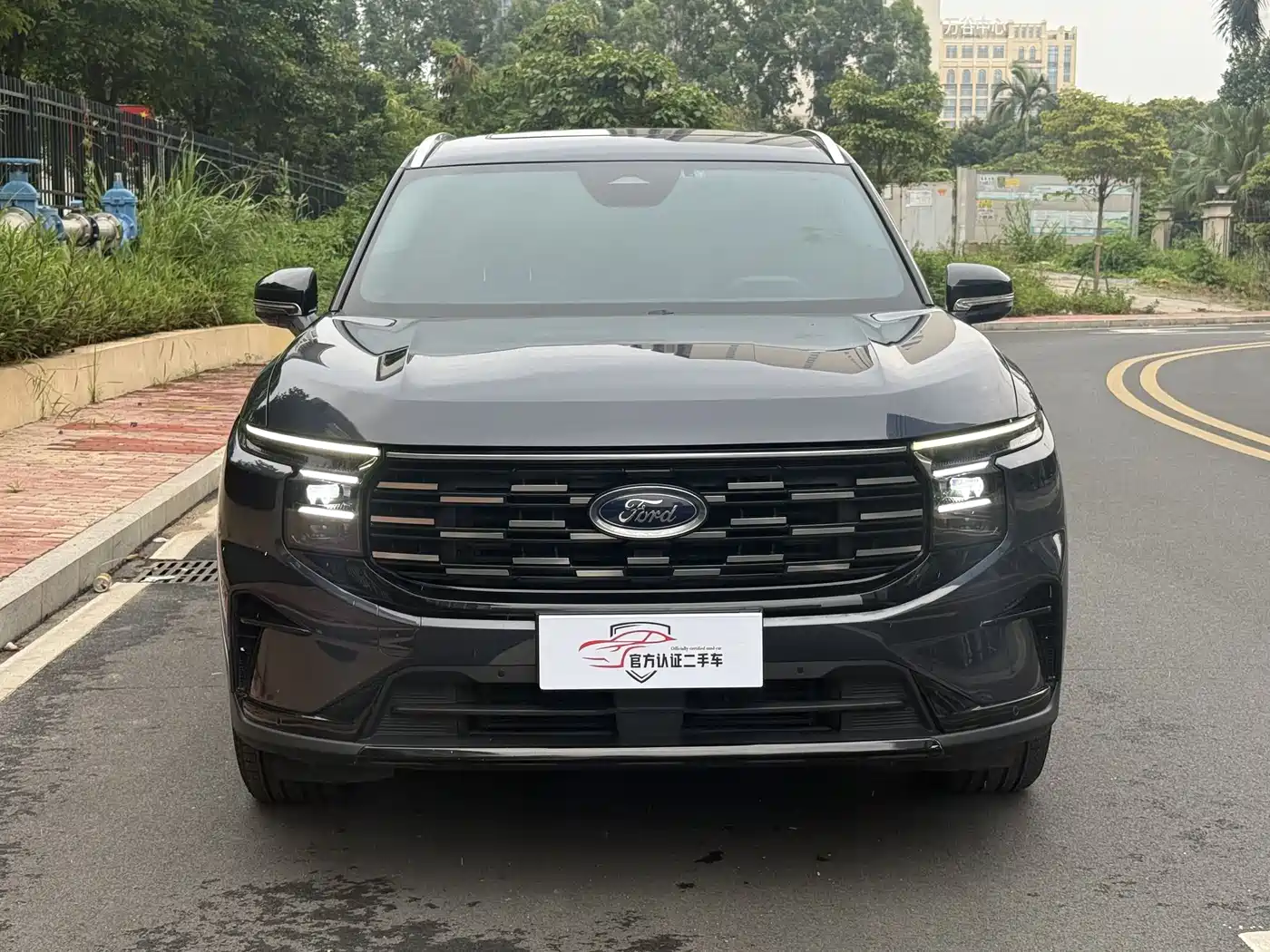 Ford Edge 2023 Edge L 2.0T EcoBoost E Hybrid FWD 7-Seater Luxury фото 2