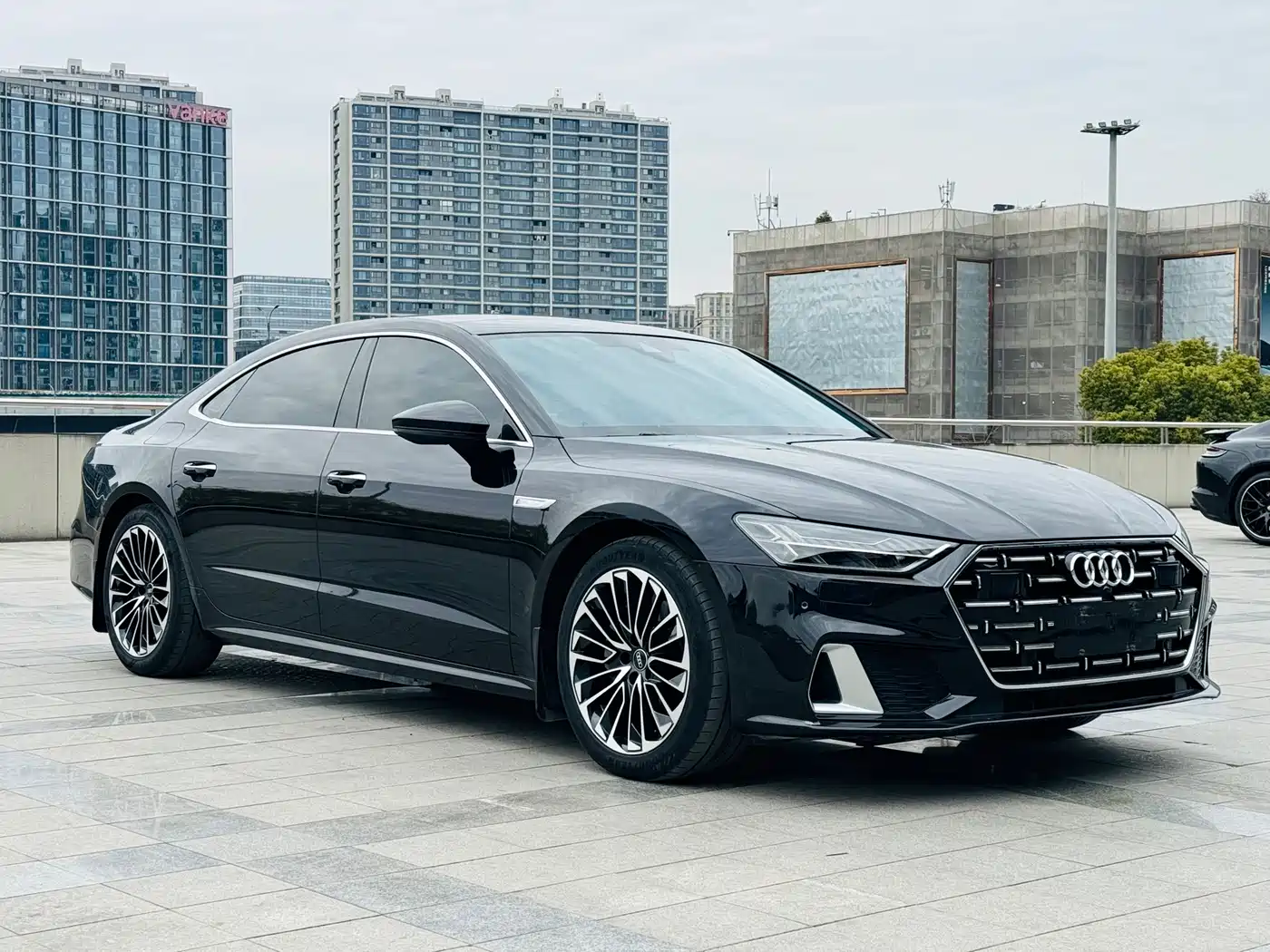Audi A7L 2022 45 TFSI S-line Youth Dream Edition фото 3