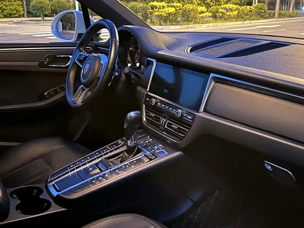 Porsche Macan 2018 Macan 2.0T фото 11