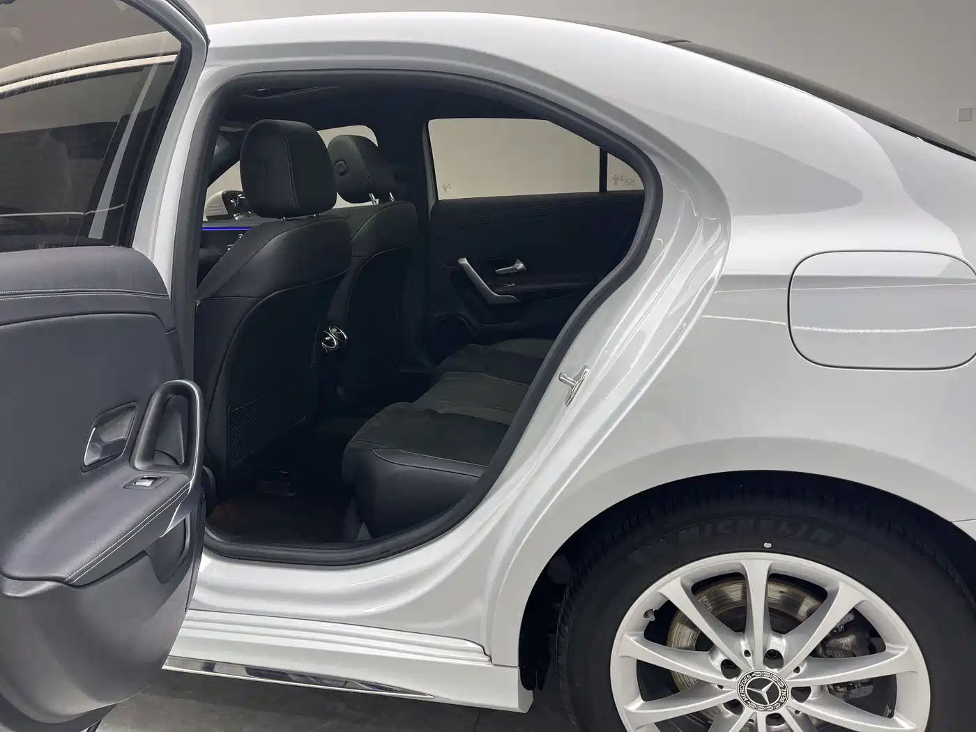 Mercedes-Benz A-Class 2020 Facelift A 200 L Sport Sedan Fashion фото 17