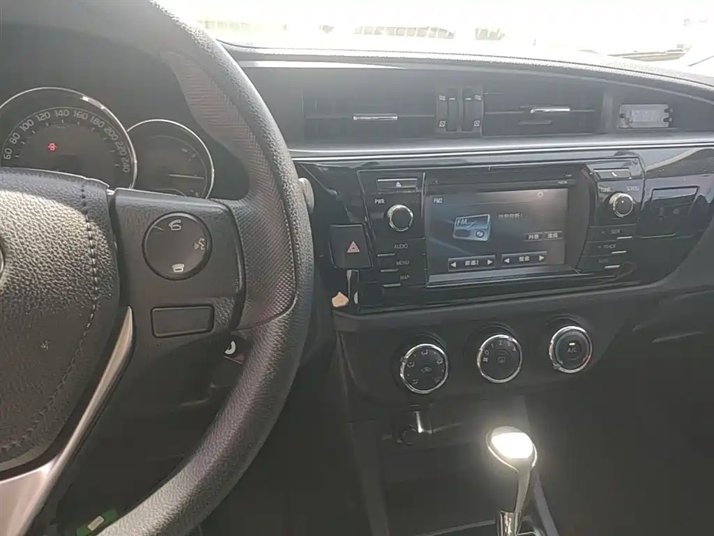 Toyota Levin 2016 1.6G CVT Elite Edition фото 10