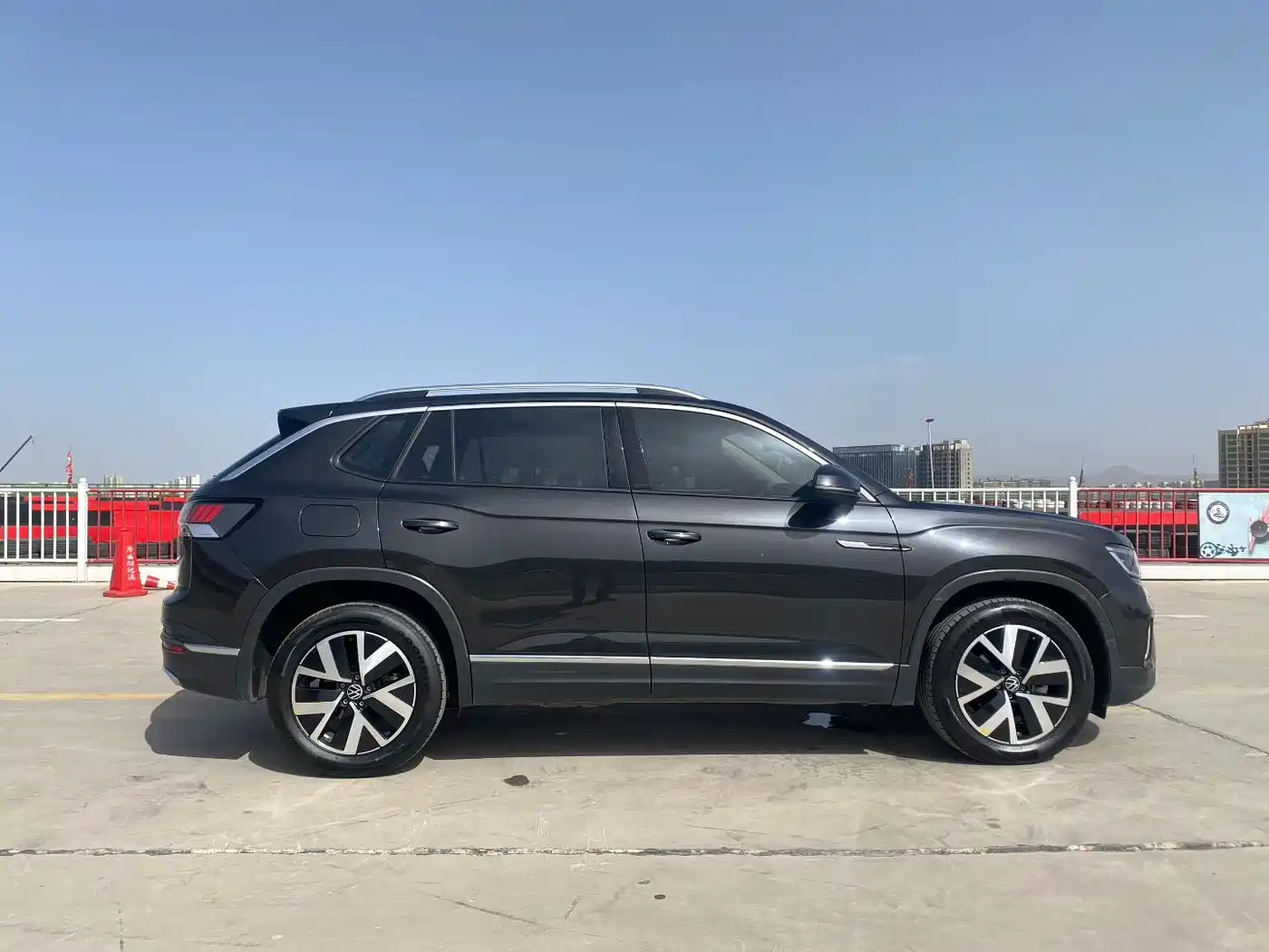 Volkswagen Tayron 2023 330TSI 2WD Luxury Plus Advanced Edition фото 6