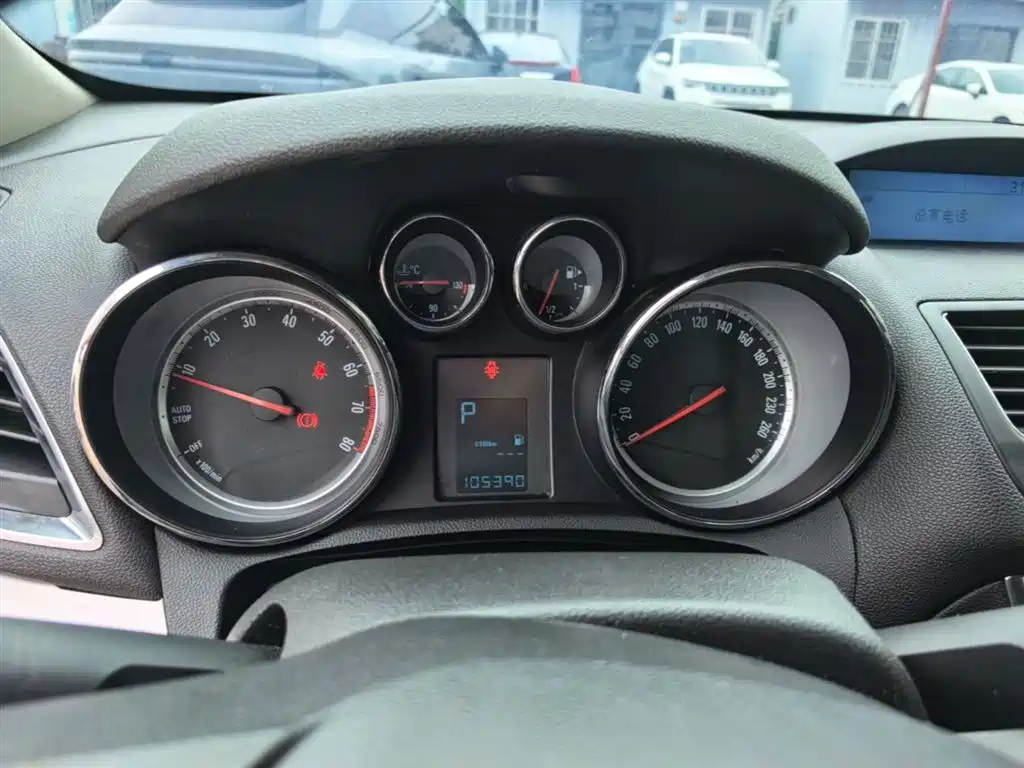 Buick Encore 2015 1.4T Automatic 2WD Urban Elite фото 12