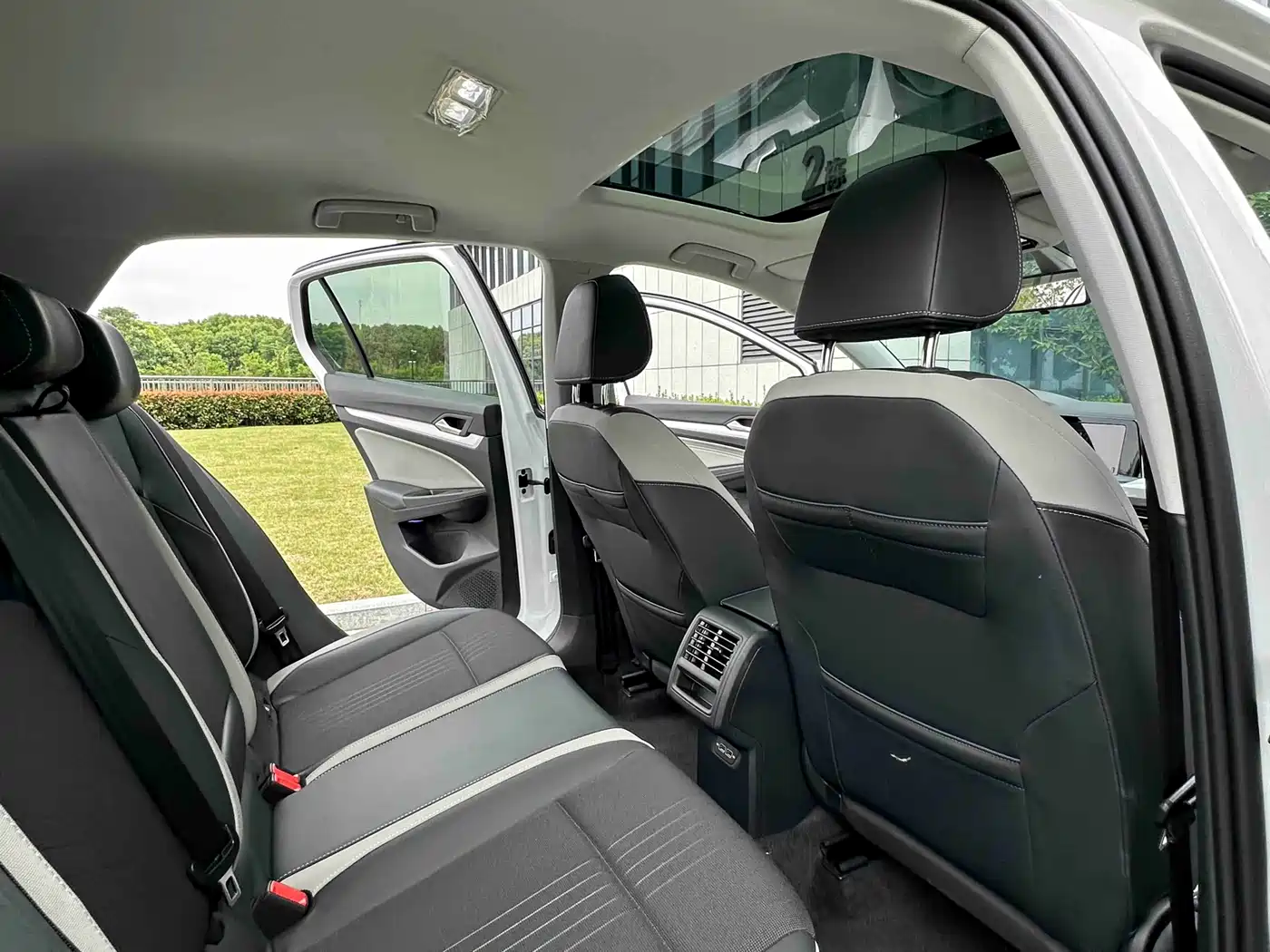 Volkswagen Golf 2023 280TSI DSG Pro фото 11