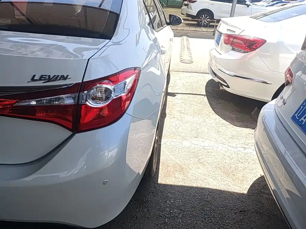 Toyota Levin 2016 1.6G CVT Elite Edition фото 8