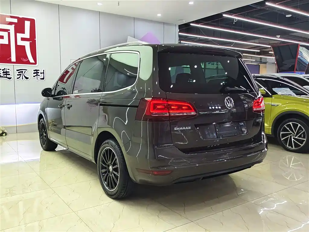 Volkswagen Sharan 2018 380TSI Premium 7-Seater фото 4