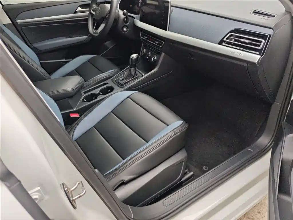 Volkswagen Lavida 2023 Facelift 1.5L Auto Comfort Edition фото 25