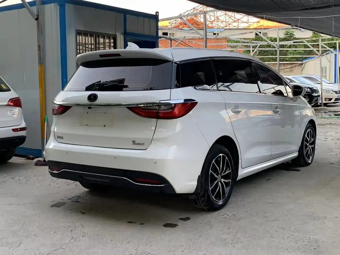 BYD Song MAX 2017 1.5T Automatic Comfort 7-seater фото 7