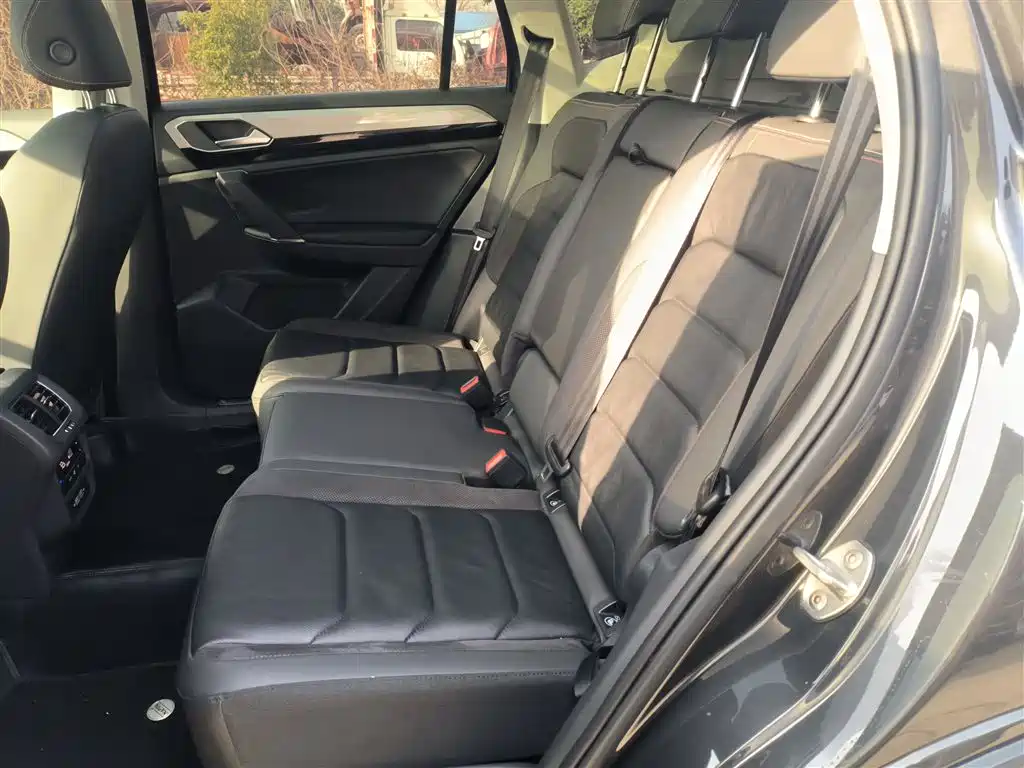 Volkswagen Tayron 2022 330TSI 2WD Luxury Smart Connect Plus фото 19