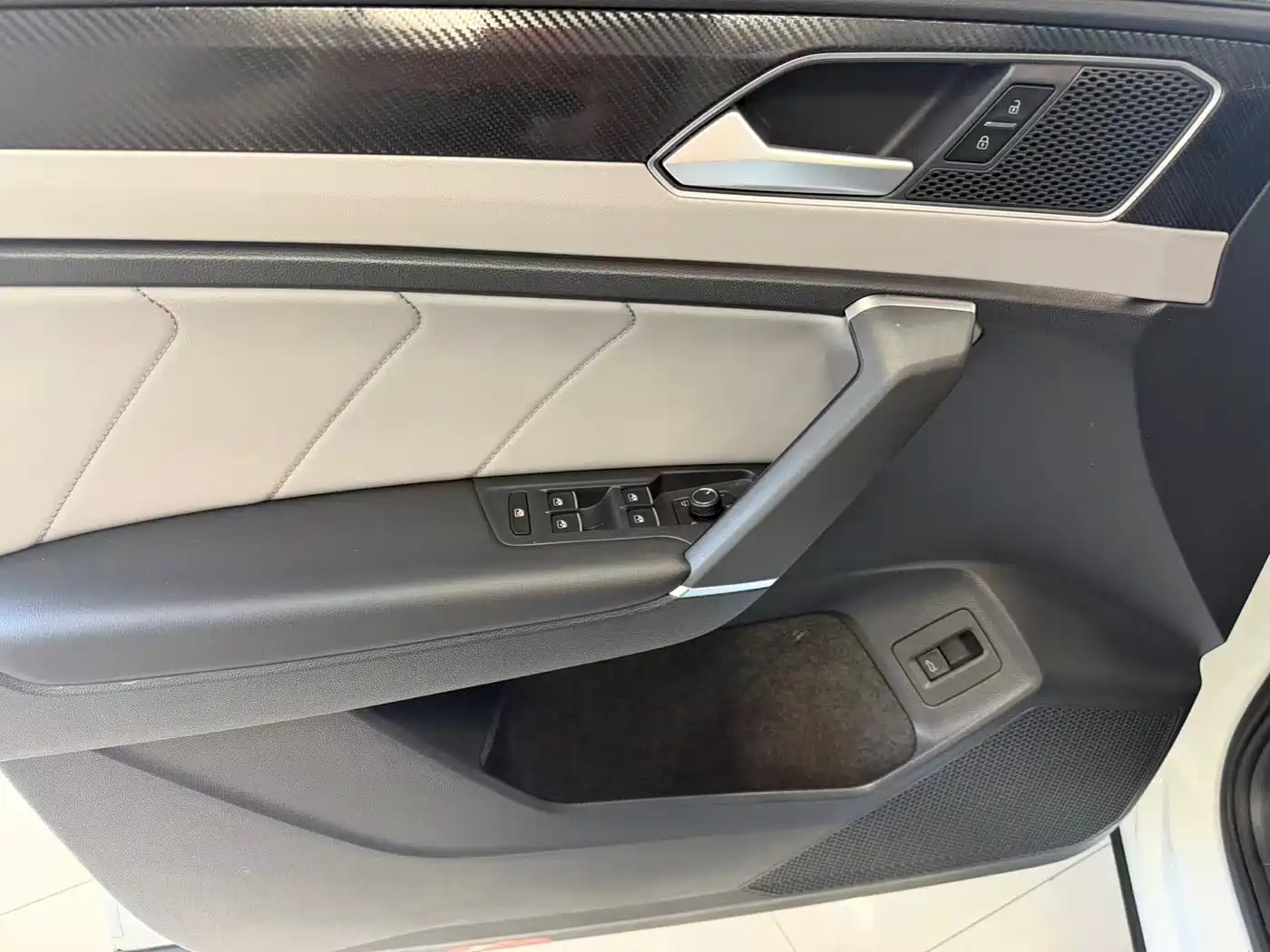Volkswagen Tayron 2023 280TSI 2WD Luxury Plus Advanced Edition фото 4