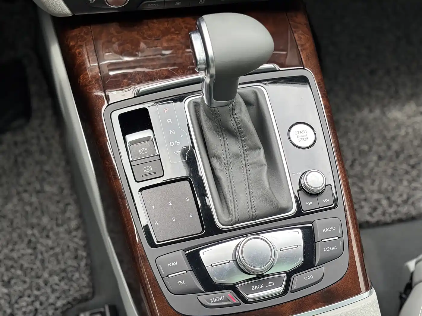Audi A6L 2014 35 FSI Comfort фото 8