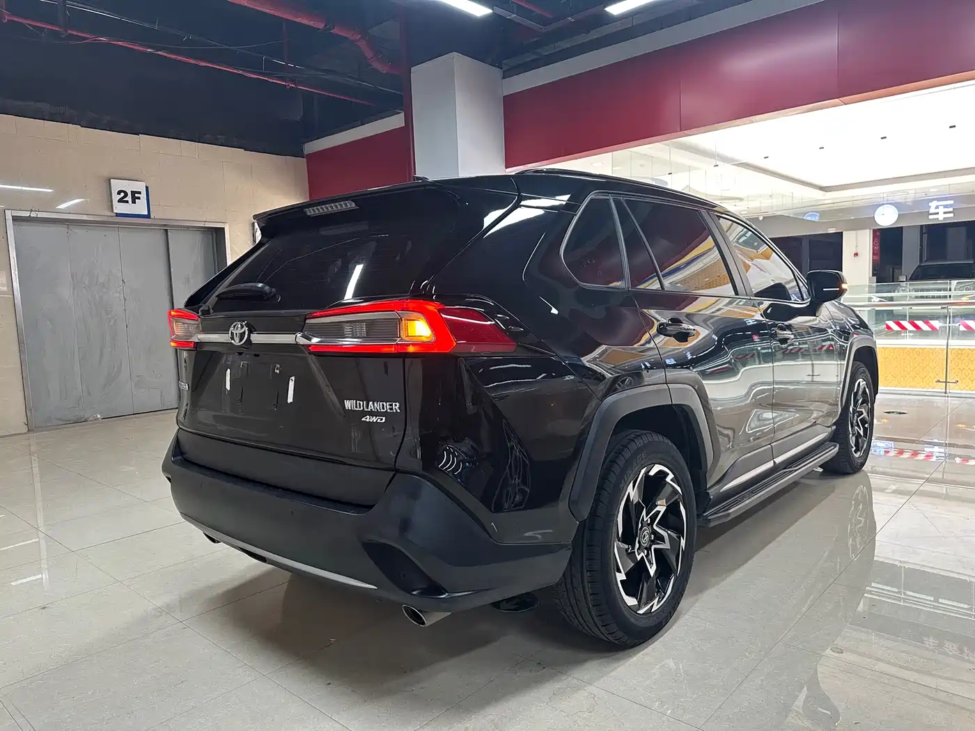 Toyota Wildlander 2022 2.0L CVT AWD Tech Edition фото 4