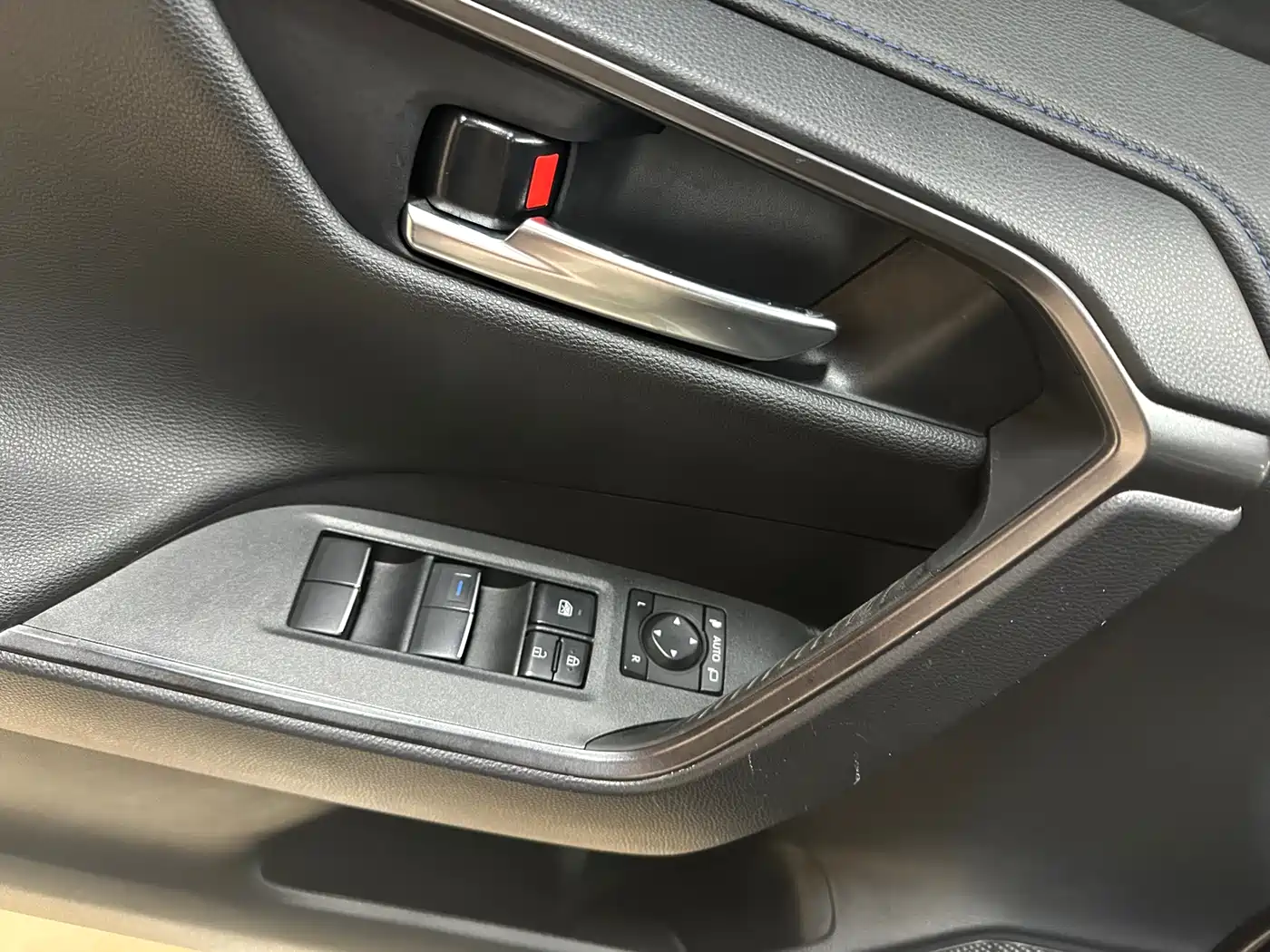 Toyota Wildlander 2022 2.0L CVT AWD Tech Edition фото 10