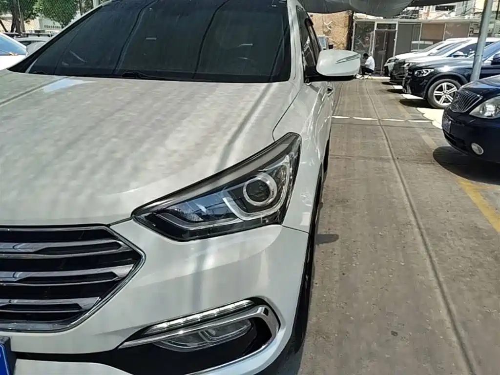 Hyundai Santa Fe 2017 2.4L Automatic 2WD Intelligent 5-Seater фото 24