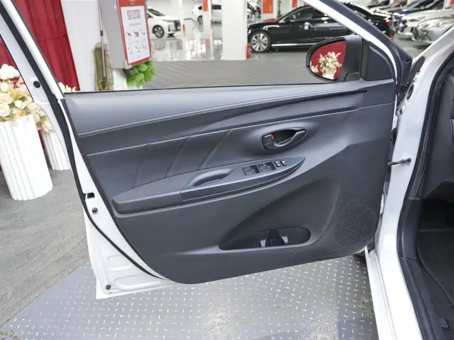 Toyota Vios FS 2021 1.5L CVT Fengchi Edition фото 10