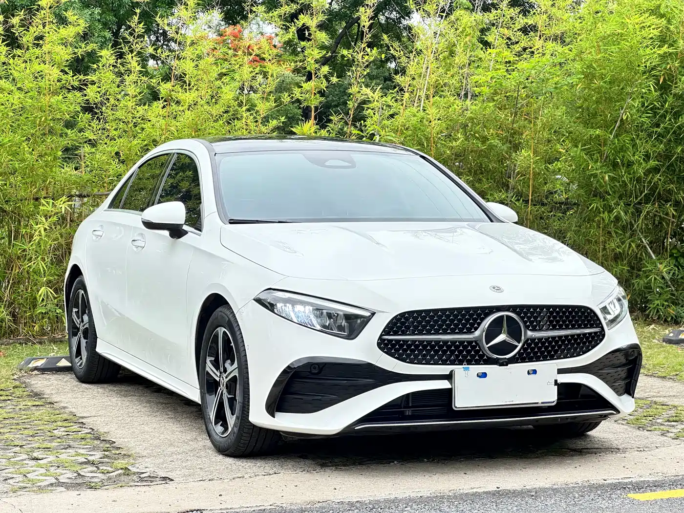 Mercedes-Benz A-Class 2025 A 200 L Fashion Edition фото 3
