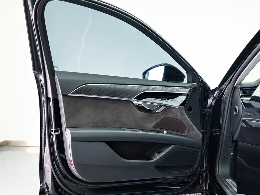 Audi A8 2019 A8L 50 TFSI quattro Comfort фото 8
