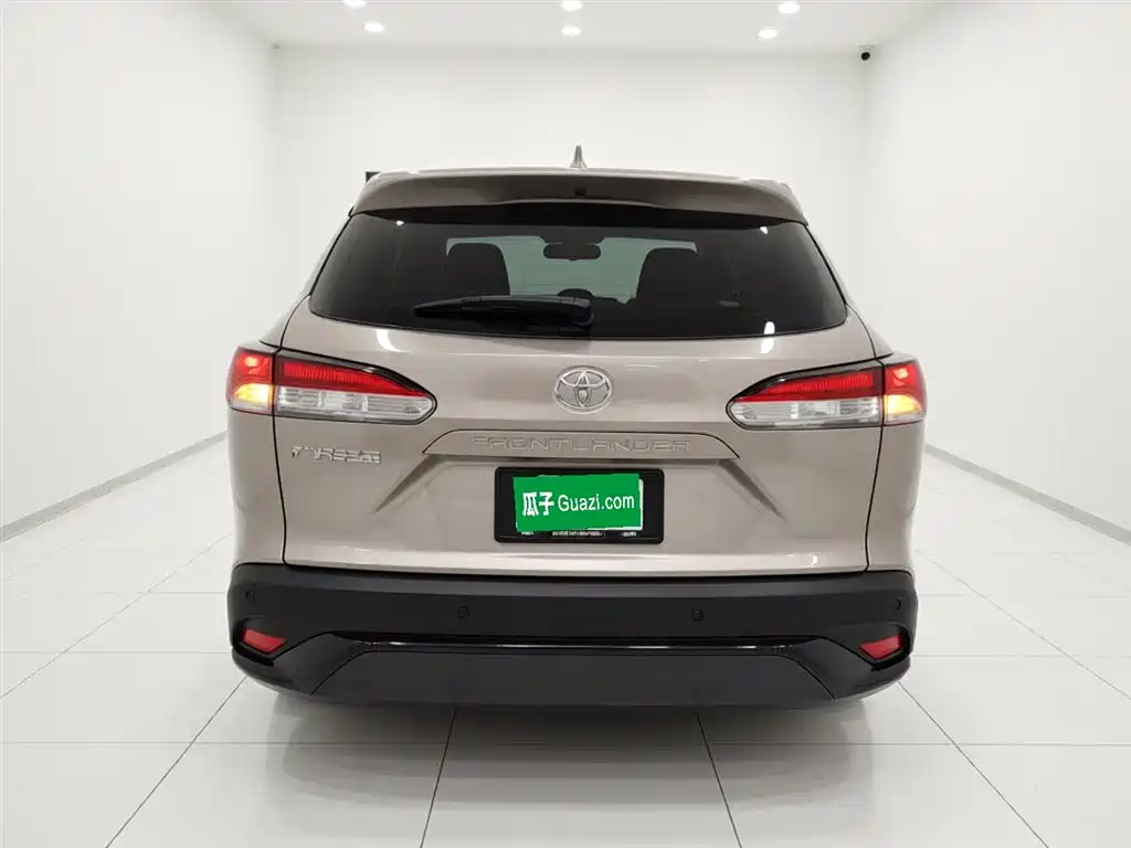 Toyota Frontlander 2023 2.0L CVT Elite Edition фото 6