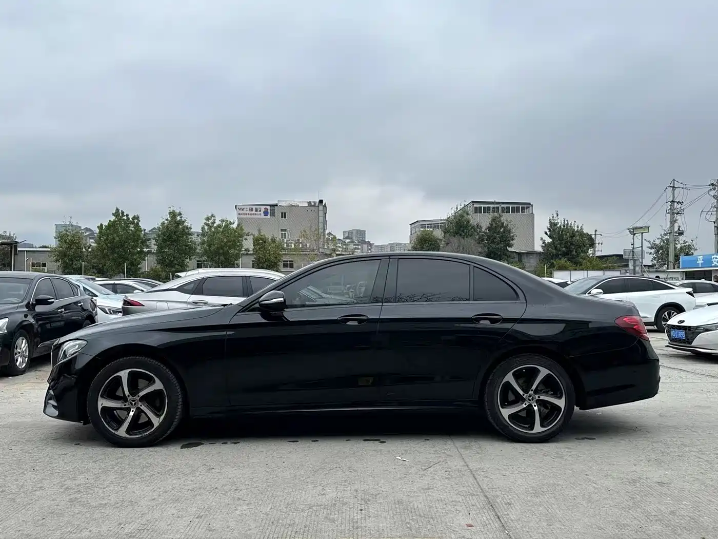 Mercedes-Benz E-Class 2017 E 200 Sport 4MATIC фото 2