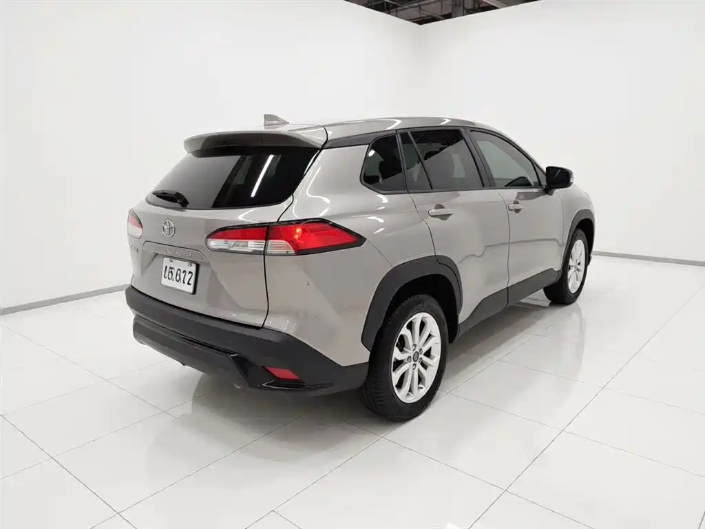 Toyota Frontlander 2023 2.0L CVT Elite Edition фото 7
