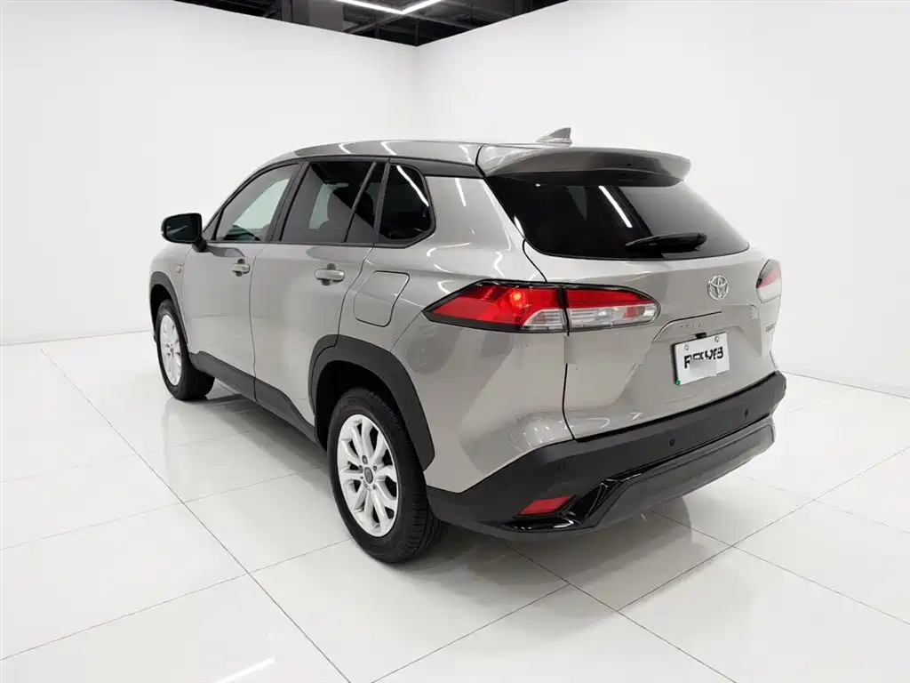 Toyota Frontlander 2023 2.0L CVT Elite Edition фото 5