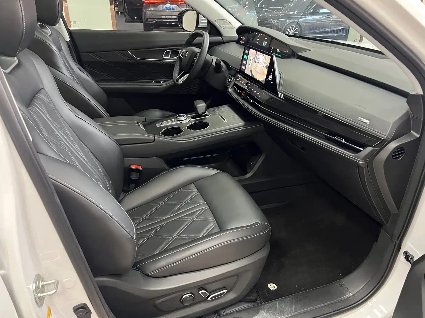 Changan UNI-K 2024 2024 2.0T FWD Global Edition