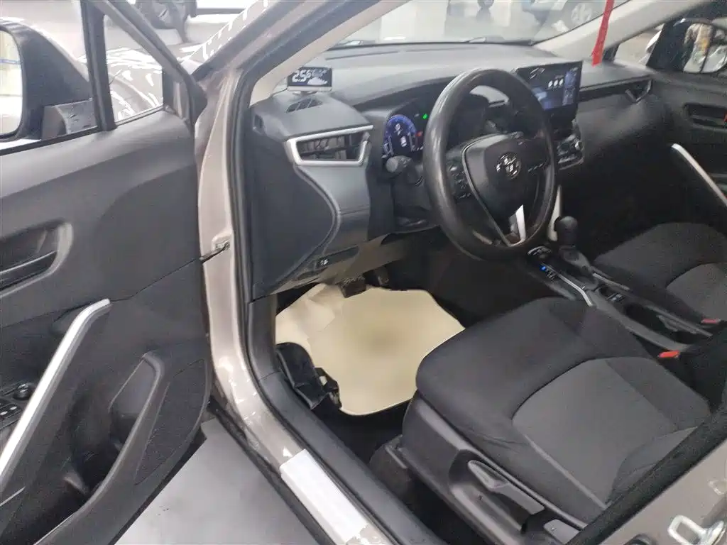 Toyota Frontlander 2023 2.0L CVT Elite Edition фото 16