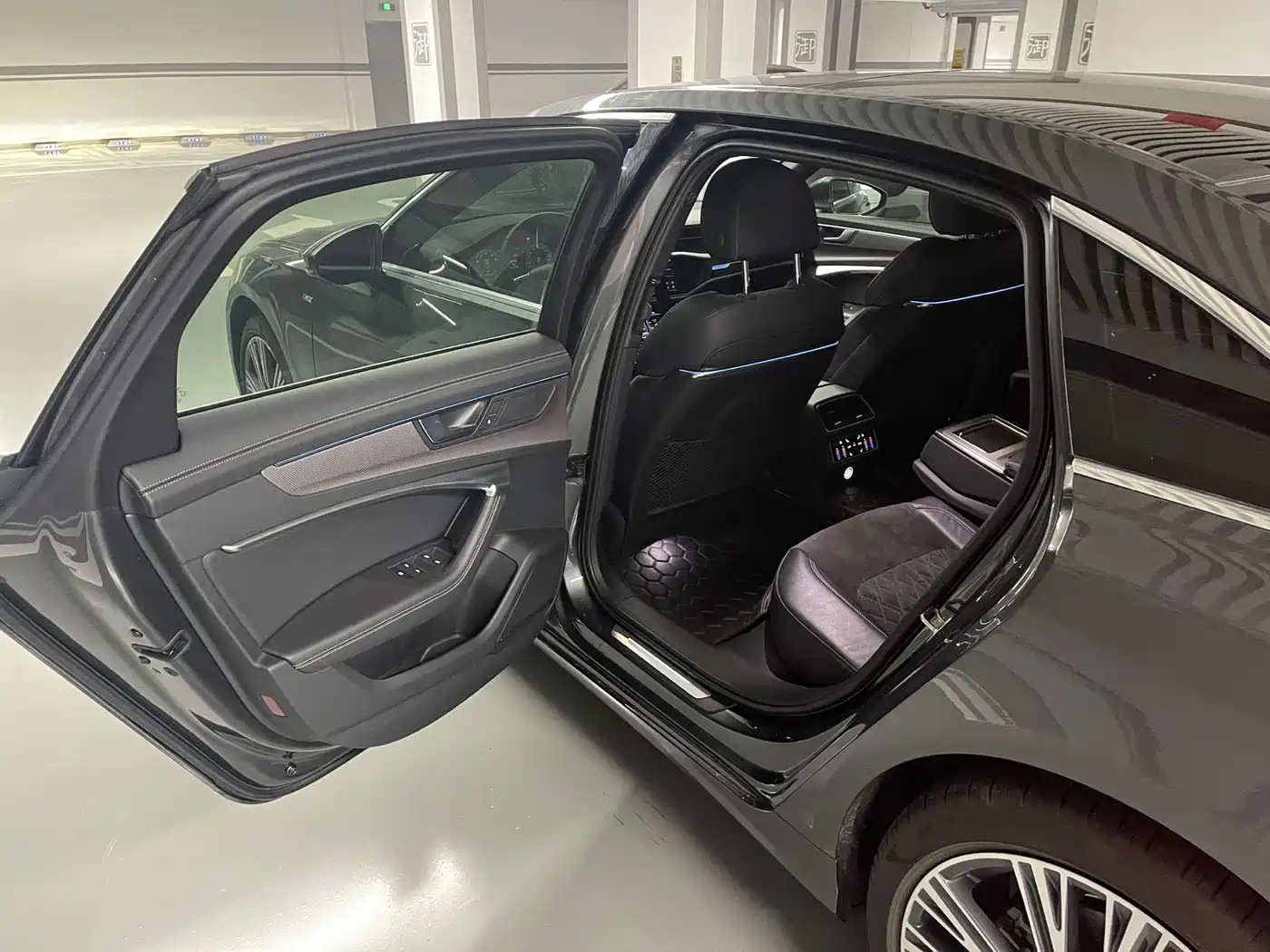 Audi A6L 2022 55 TFSI quattro Premium Elegance фото 17