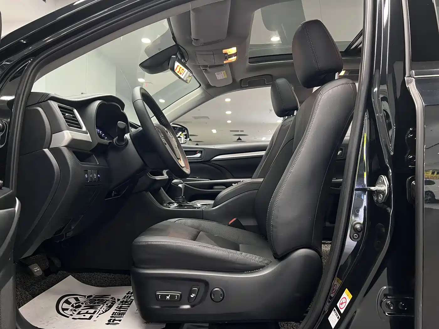 Toyota Highlander 2018 2.0T 4WD Premium 7-seater China VI фото 24