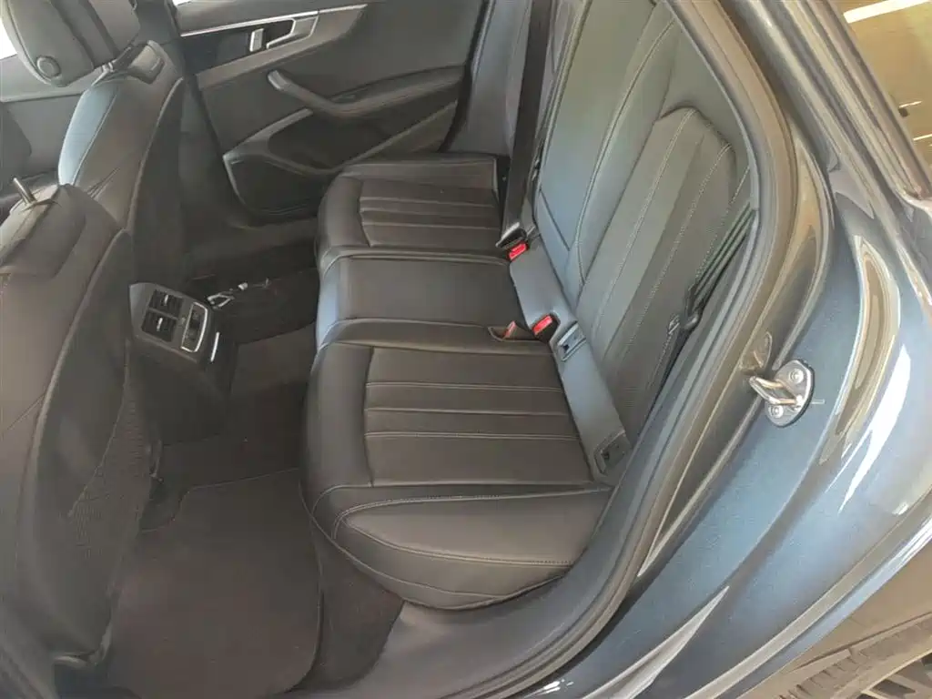 Audi A4L 2024 40 TFSI quattro RS Kit Speed Edition фото 17