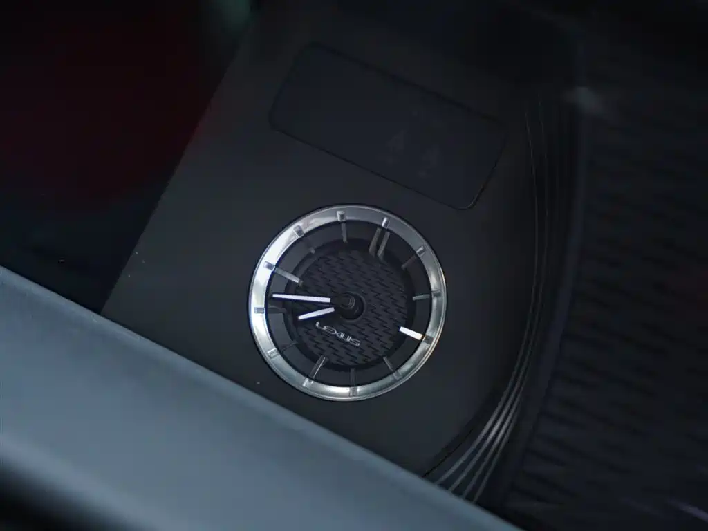 Lexus LC 2018 500h Sport Edition фото 54
