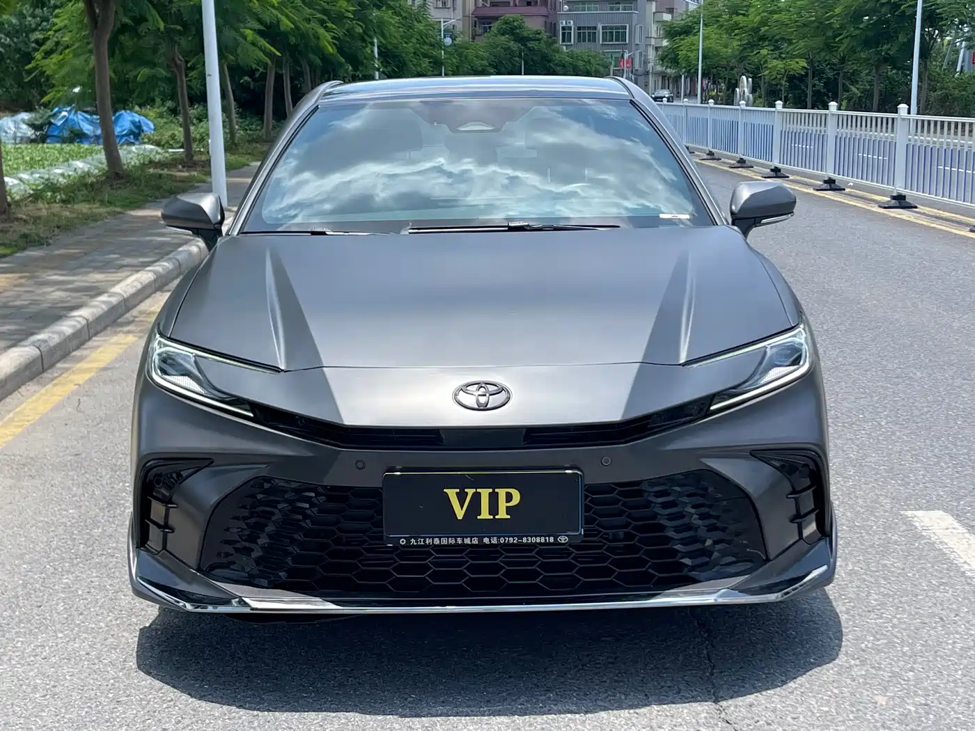 Toyota Camry 2025 Hybrid 2.0HXS Glory Edition фото 2