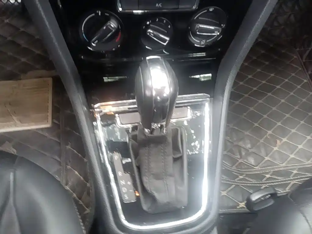 Volkswagen Bora 2016 Model 1.6L Automatic Comfort фото 14