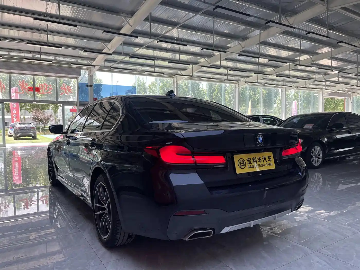 BMW 5 Series 2022 525Li M Sport Package фото 4