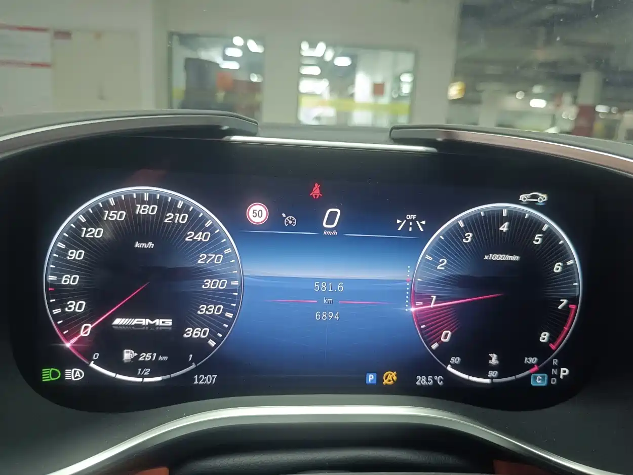Mercedes-Benz SL-Class AMG 2024 AMG SL 63 4MATIC+ фото 4
