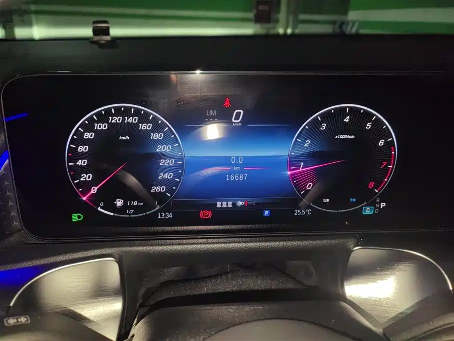 Mercedes-Benz GLB 2024 Facelift GLB 220 Dynamic фото 14