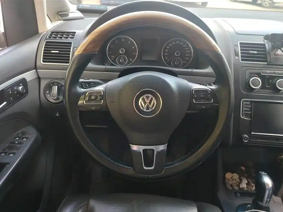 Volkswagen Touran 2015 1.4T DSG Comfort Edition 5-seater фото 15