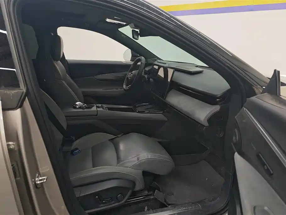 Lynk & Co 08 EM-P 2023 120km Long Range Halo фото 7