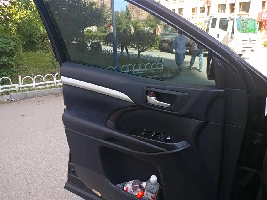 Toyota Highlander 2018 2.0T 4WD Luxury 7-seater (China V) фото 7